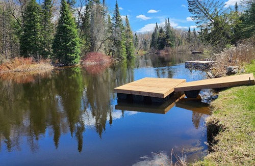 Irondale Cottage | Four Season waterfront Cottage on Irondale River over