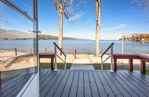 Willsboro Cottage | Four Seasons cottage on Lake Champlain waterfront