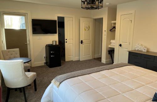 Lakeville Bed & Breakfast | Four Seasons For Fun Bed & Breakfast