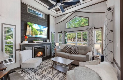 Bayview Apartment | Four Seasons Getaway