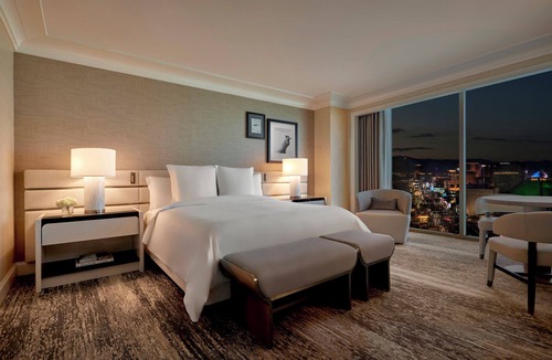 Las Vegas Strip Resort | Four Seasons Hotel Las Vegas