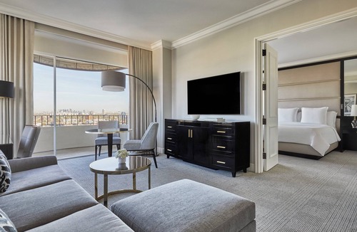 Beverly Grove Hotel | Four Seasons Los Angeles at Beverly Hills