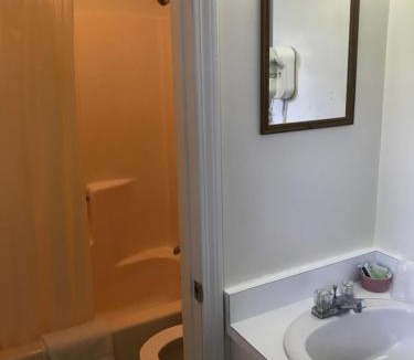 Twin Mountain Hotel | Four Seasons Motor Inn