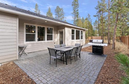 Oregon Water Wonderland House | Four Seasons Retreat