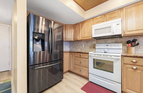 Crescent Beach Condo | Four Winds by Distinctive Beach Rentals