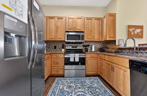 Bella Vista House | Four Winds | Pond Views + Coastal Charm!