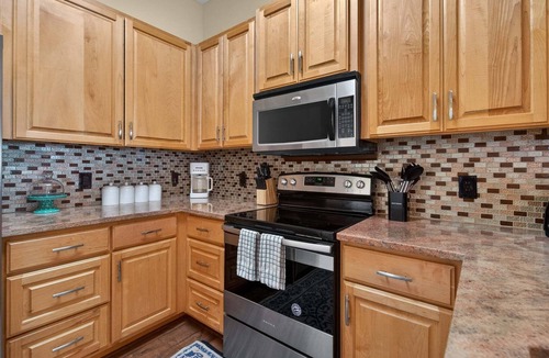Bella Vista House | Four Winds | Pond Views + Coastal Charm!