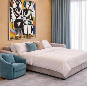 Aalborg Midtby Bed & Breakfast | FourSeasons - Carnival Summer Lounge