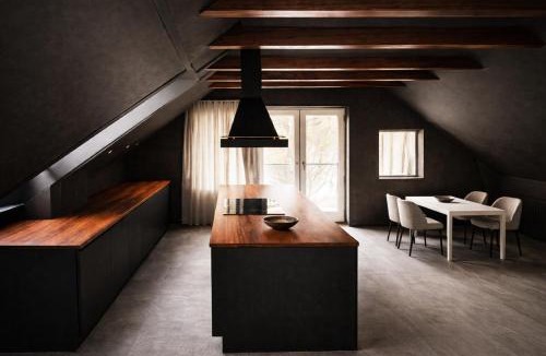 Aalborg Midtby Bed & Breakfast | FourSeasons - Carnival Summer Lounge