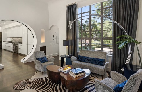 West Campus House | Fourth Night Free* I Theatre I Downtown I Views I Pool l Rooftop