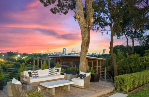 West Campus House | Fourth Night Free* I Theatre I Downtown I Views I Pool l Rooftop