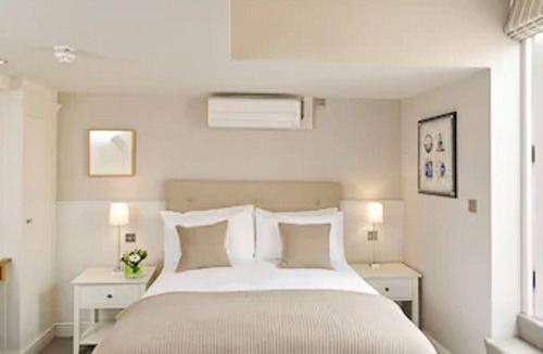 Village Hotel | Fox and Grapes