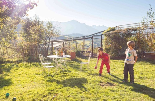 Prebois House | Fox Cabin: Unique Cabin with Mountain Views