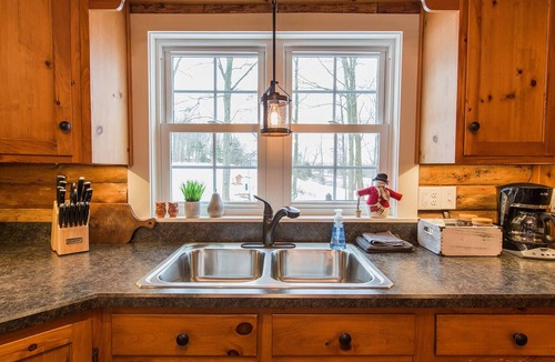 Bowmansville Cabin | Fox Creek Cabin in the woods with stream