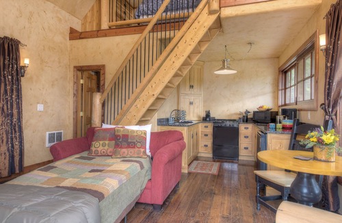 Victor Cabin | Fox Creek cabin in the woods