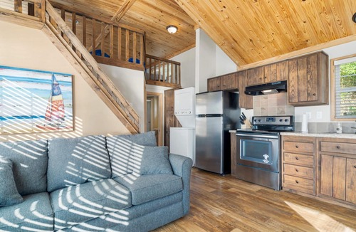 Sperry Cottage | Fox Den at CrossTimbers Marina