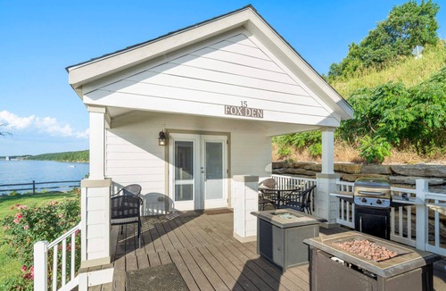 Sperry Cottage | Fox Den at CrossTimbers Marina