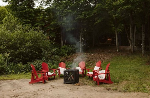 Novar Cabin | Fox Den|Sauna|BBQ|LakeAccess|PrivateBeach|Firepit