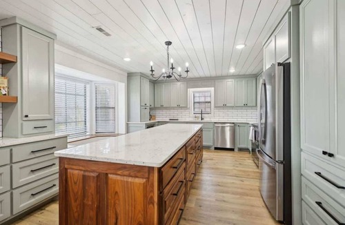 Lawrenceburg House | Fox Haven Retreat-Modern Cabin- Acres of priv land