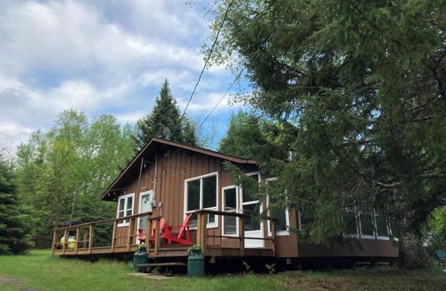 Whiteshell House | FOX HILL All season retreat at Star Lake, Whiteshell with dock