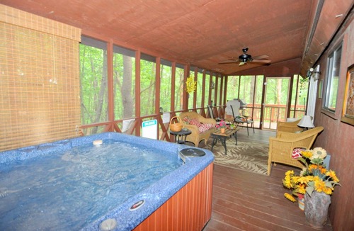 The Woods Cabin | Fox Hollow - Cozy Den With a Hot Tub