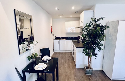 Barbican Apartment | Fox House, Studio Apartments