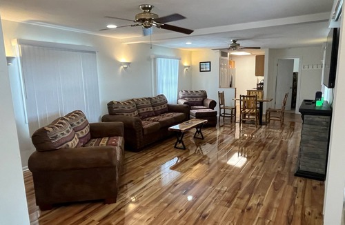 Angola Cabin | Fox Lakeview Lodge