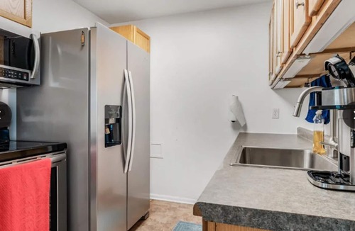 Angola Cabin | Fox Lakeview Lodge