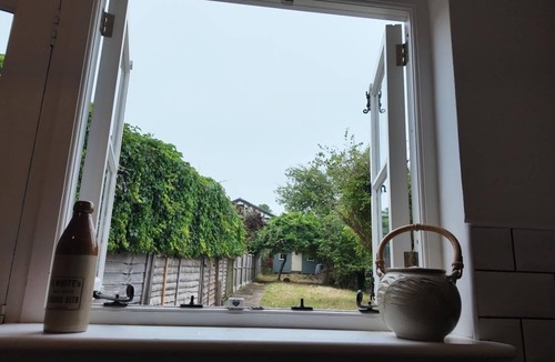 Hayes and Coney Hall House | Fox Lane Farm Cottage