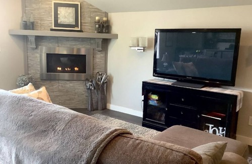 Fox Island Apartment | FOX LODGE - Relax. Refresh. Restore. (2-bdrm, pool, hot tub & view!)