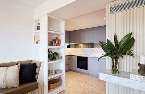 Elizabeth Bay Apartment | Fox on Macleay is a Two Bedroom Apartment