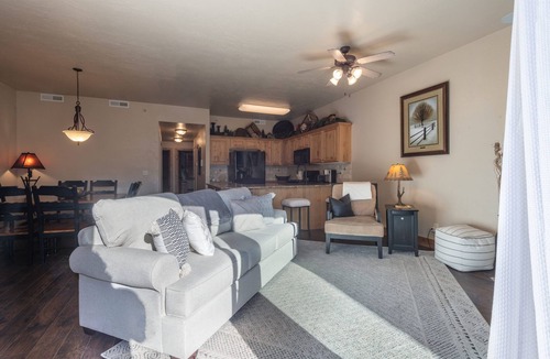 Kimball Junction Condo | Fox Point H5 In the Heart of New Park