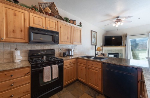 Kimball Junction Condo | Fox Point H5 In the Heart of New Park