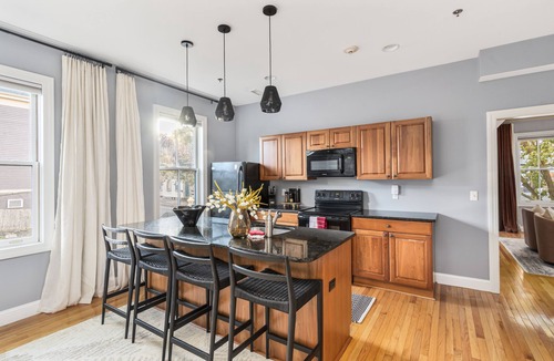 Fox Point Apartment | Fox Point Near Brown, RISD, Marina, Downtown Providence