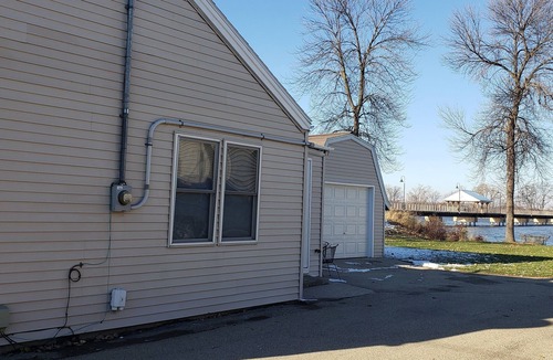 Menasha House | Fox River Retreat #3 n