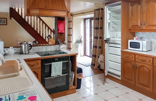 Dinas Cottage | Fox's Lair Farmhouse.