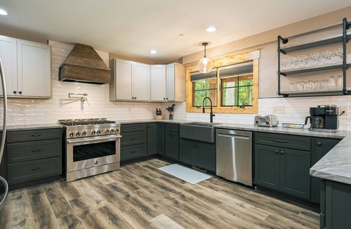 Oakland House | Foxcroft: Lake Access w. Dock Slip, Hot Tub, Pool Table