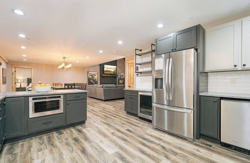 Oakland House | Foxcroft: Lake Access w. Dock Slip, Hot Tub, Pool Table