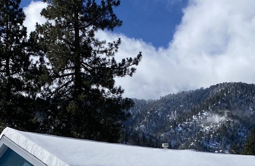 Wrightwood Bed & Breakfast | Foxes Den suite