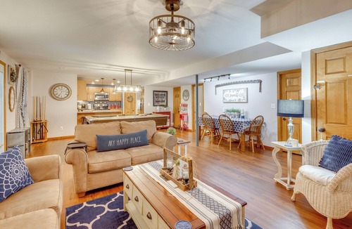 Troy Apartment | 'Foxes Den' w/Hot Tub, Pool Table & Fire Pit!