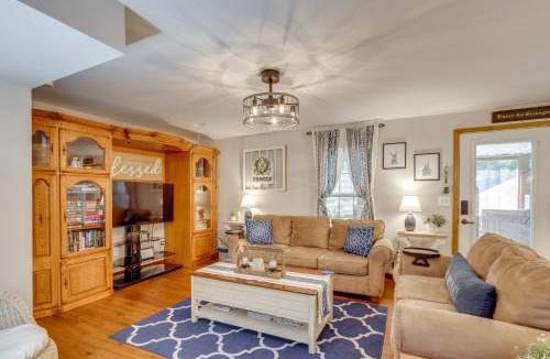 Troy Apartment | 'Foxes Den' w/Hot Tub, Pool Table & Fire Pit!
