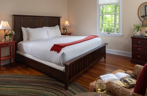 Charlottesville Bed & Breakfast | Foxfield Inn