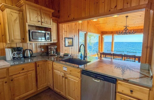 Lutsen House | Foxfire and Fox Cove - Cascade Beach Road - Lake Superior - Lutsen, MN