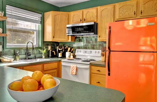 Blakeslee Ski Chalet | Foxfire Haus - Modern - Lake & Beach, Hot Tub