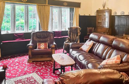 Worsthorne House | Foxstones Farm House