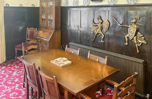 Worsthorne House | Foxstones Farm House