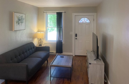 Norfolk Apartment | Foxwell River Lodge S