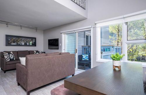Craigleith Apartment | Foxwood Retreat - Shuttle to Blue Pool & Hot Tub