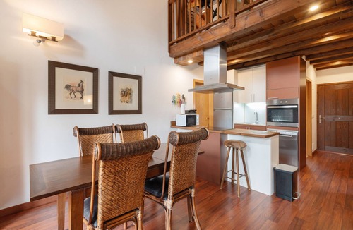 Angoustrine House | Independent House in Angoustrine