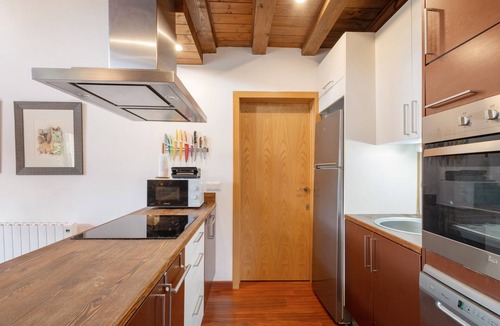 Angoustrine House | Independent House in Angoustrine